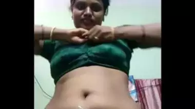Gyaxnxx - Gyaxnxx hot porn videos on Indianhamster.pro