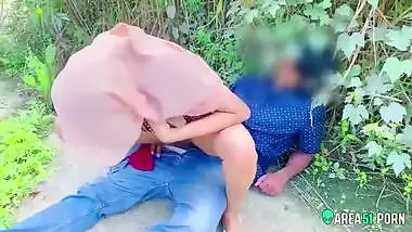 Very risky public fuck with very shy college desi girl caught on camera mms