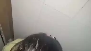 Desi girl enjoys bathroom sex by sucking a big dick