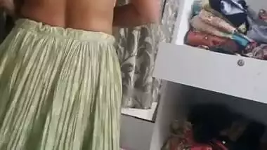 Mumbai Churchgate road apartment bhabhi dress change