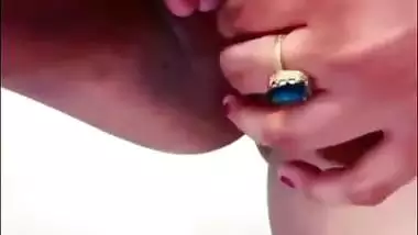 Tamil aunty sex MMS of a woman stripping on camera