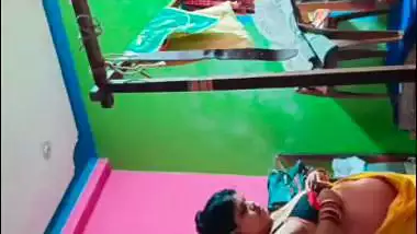 Hindi mom changing dress viral video exposed online