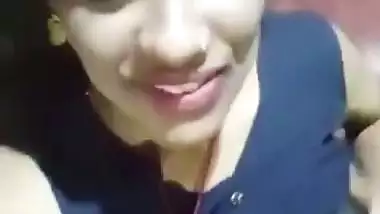 Married Tamil girl shows cute boobs on cam for lover