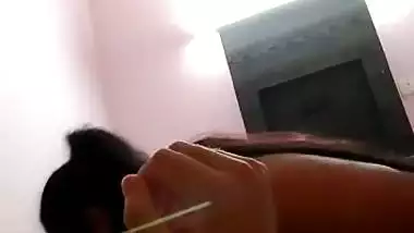 Sexy 19-year-old college girl’s Indian sex MMS from hotel